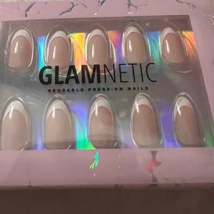 Glamnetic Ma Damn Short Pointed Almond Nails